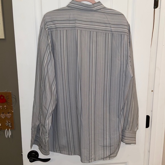 Calvin Klein Button Up - Picture 2 of 11